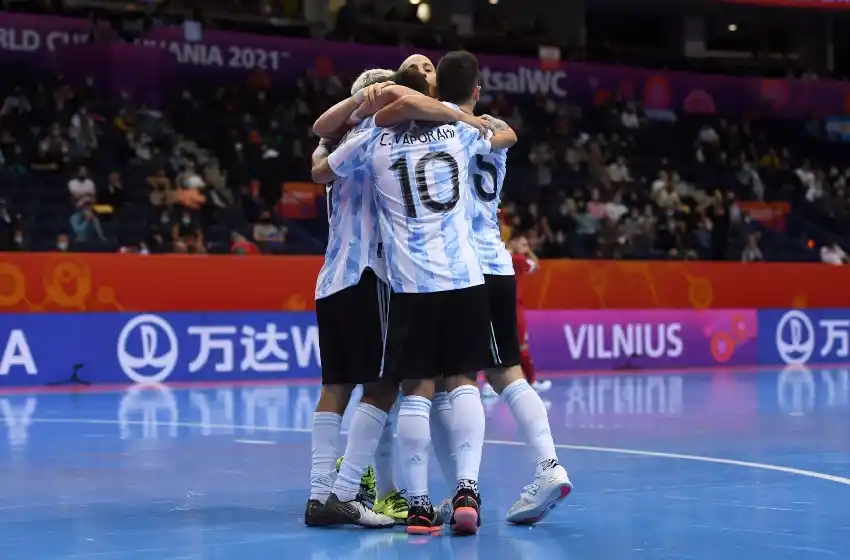 Argentina superó a Serbia y se metió en octavos del Mundial de Futsal