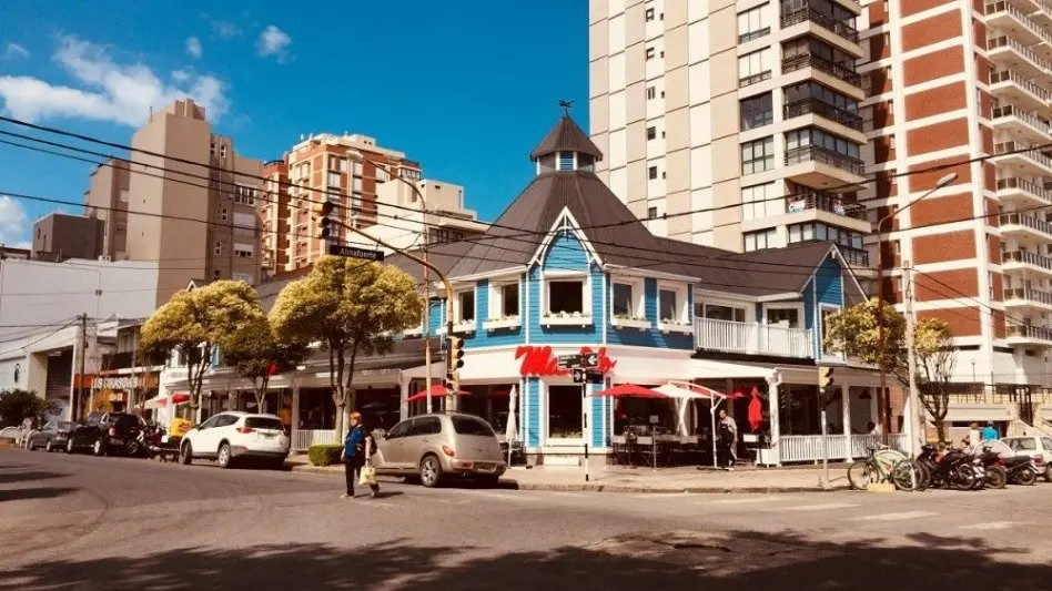Extensión del horario de los bares en la calle Alem