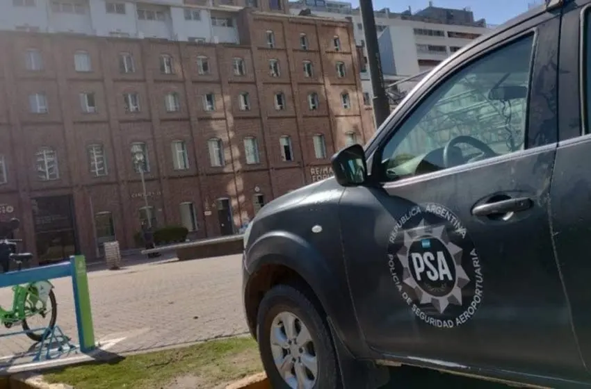 Ocho allanamientos por venta de iPhones en Puerto Norte y microcentro