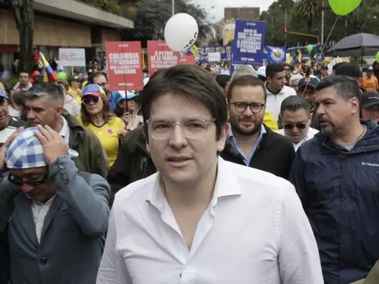 Balearon al candidato presidencial Miguel Uribe y está grave: detuvieron al presunto agresor