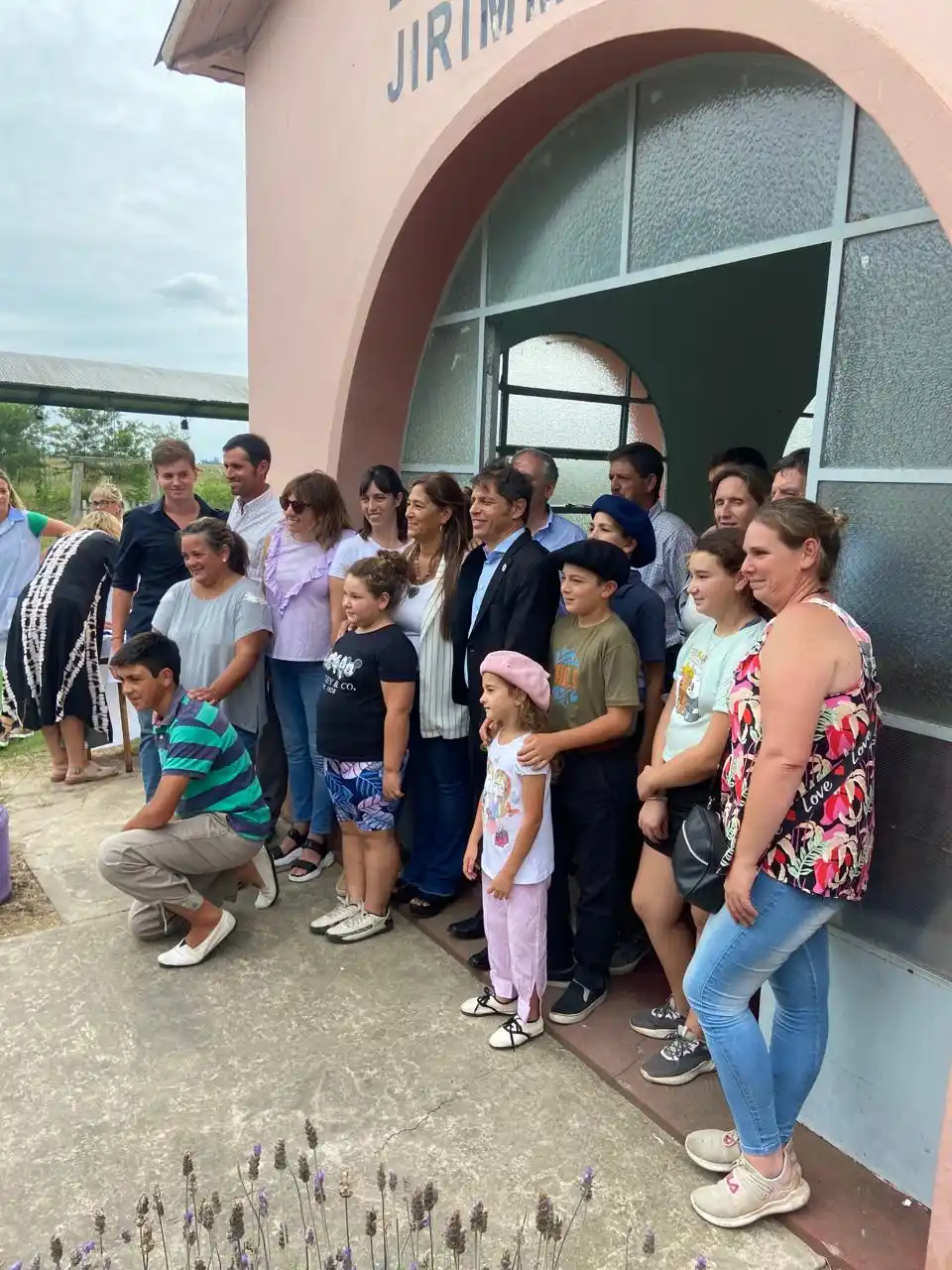 Se abrió el colegio secundario de Don Cipriano con presencia del gobernador Axel Kicillof