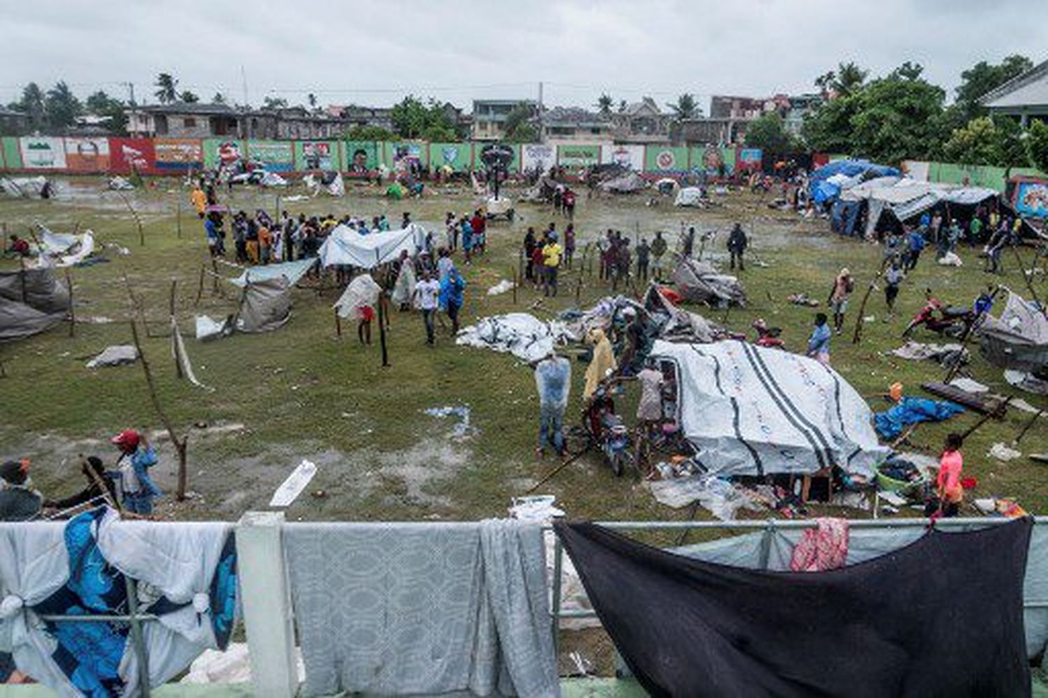 LABORES DE RESCATE NO PARAN: se eleva a 1.941 las víctimas del terremoto de Haití