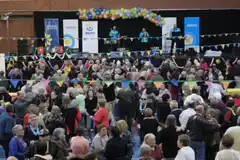 Volvieron las tertulias del reencuentro y el gimnasio del CCU se colmó con 500 adultos mayores