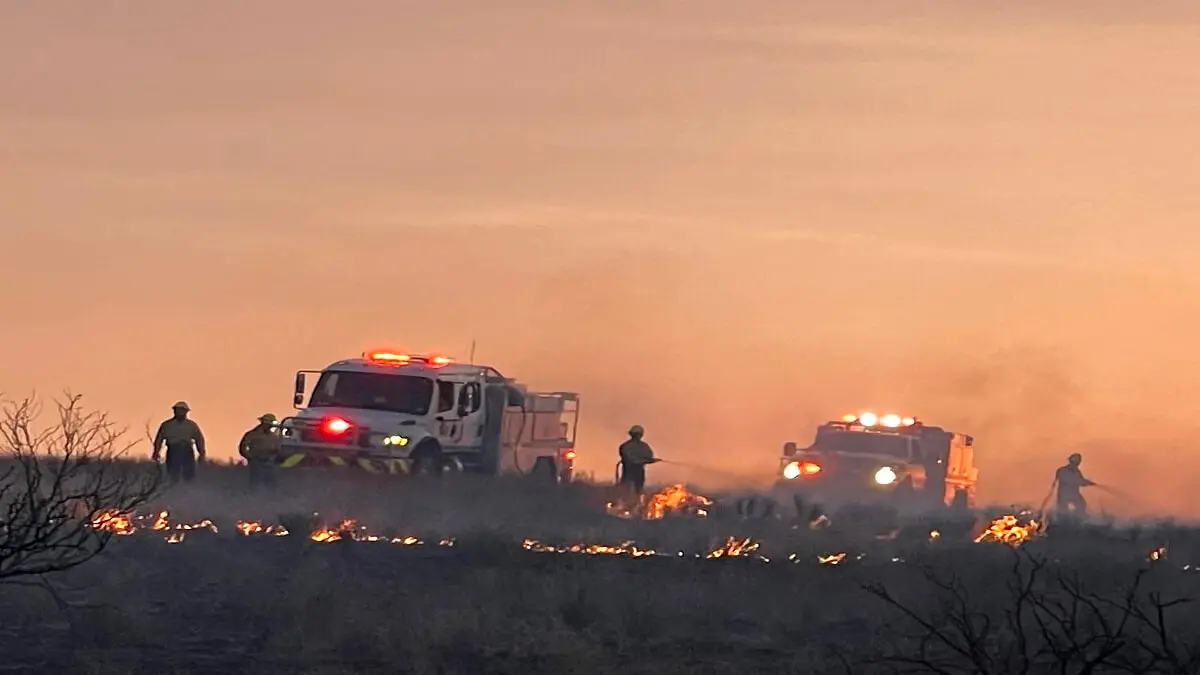 DOS MUERTOS deja el PAVOROSO INCENDIO que devora el norte de Texas
