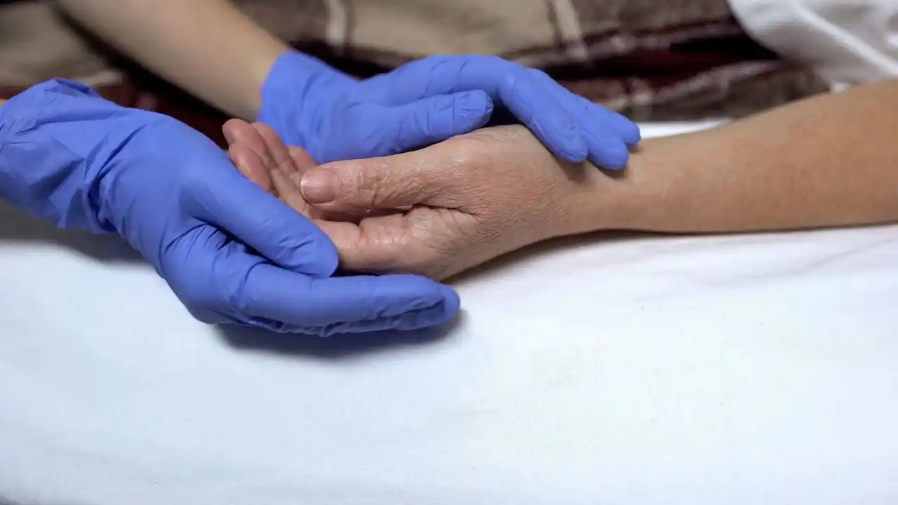 En España ya puede solicitarse la eutanasia