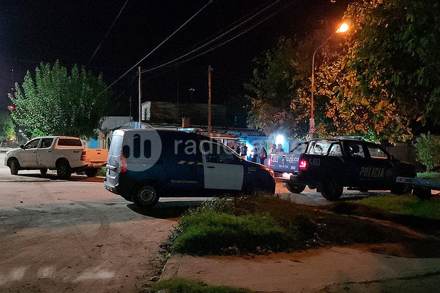 Terror en el barrio Zazpe: pasaron en moto, balearon a una mujer y terminó en el Hospital