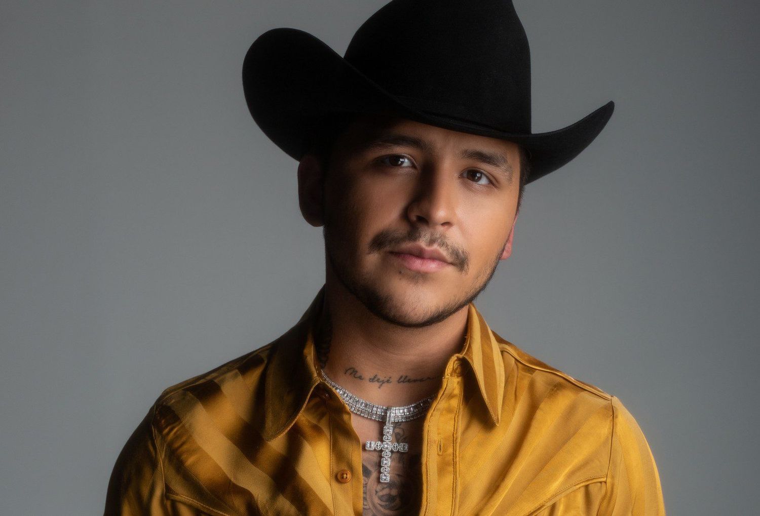 ¿Nueva pareja? Con esta rapera Christian Nodal fue visto agarrado de mano  