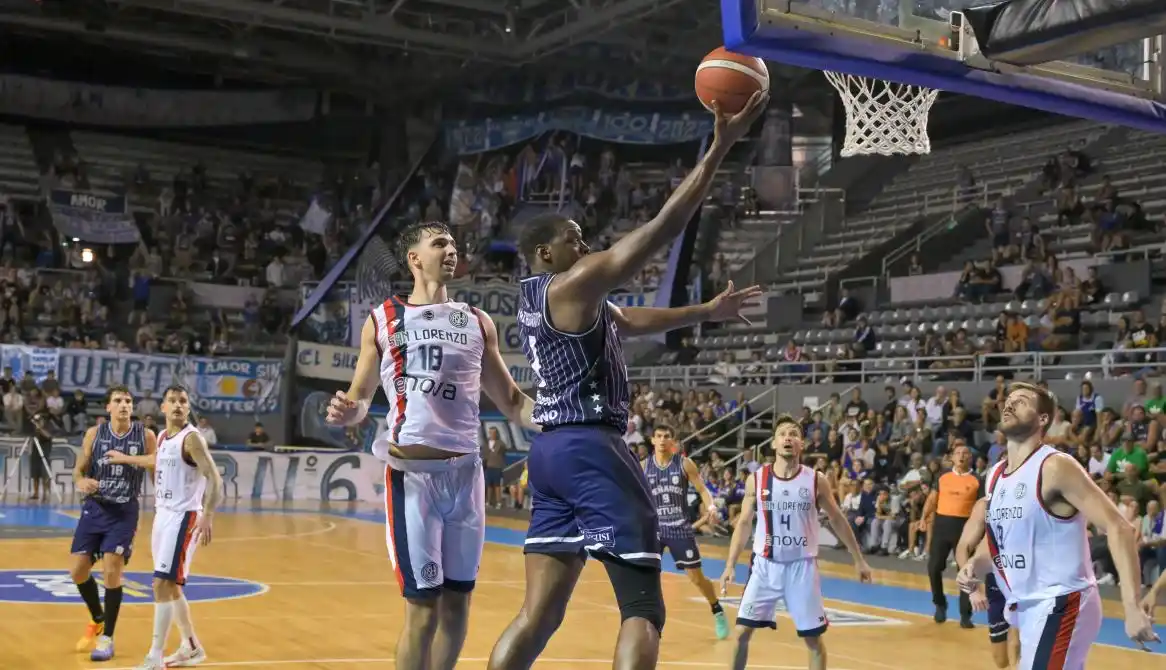 Boca recibe a Peñarol en un duelo clave en la Bombonerita