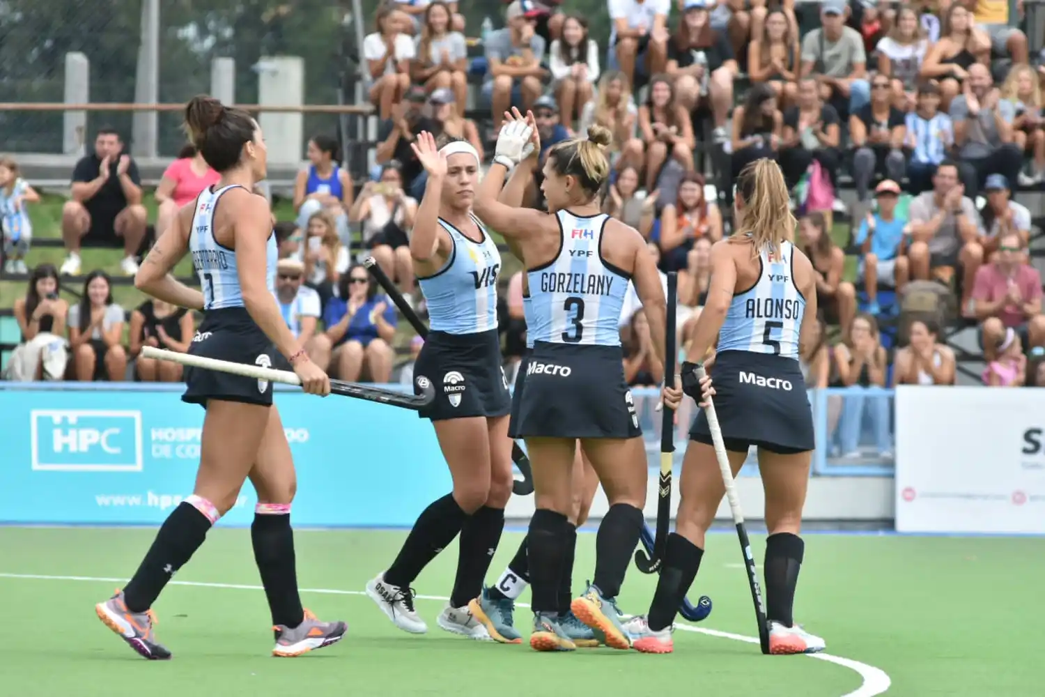 Las Leonas golearon a Irlanda en el tercer amistoso