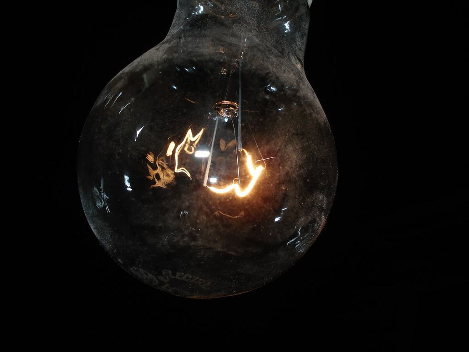 Aumentos del 100 por ciento en boletas de luz