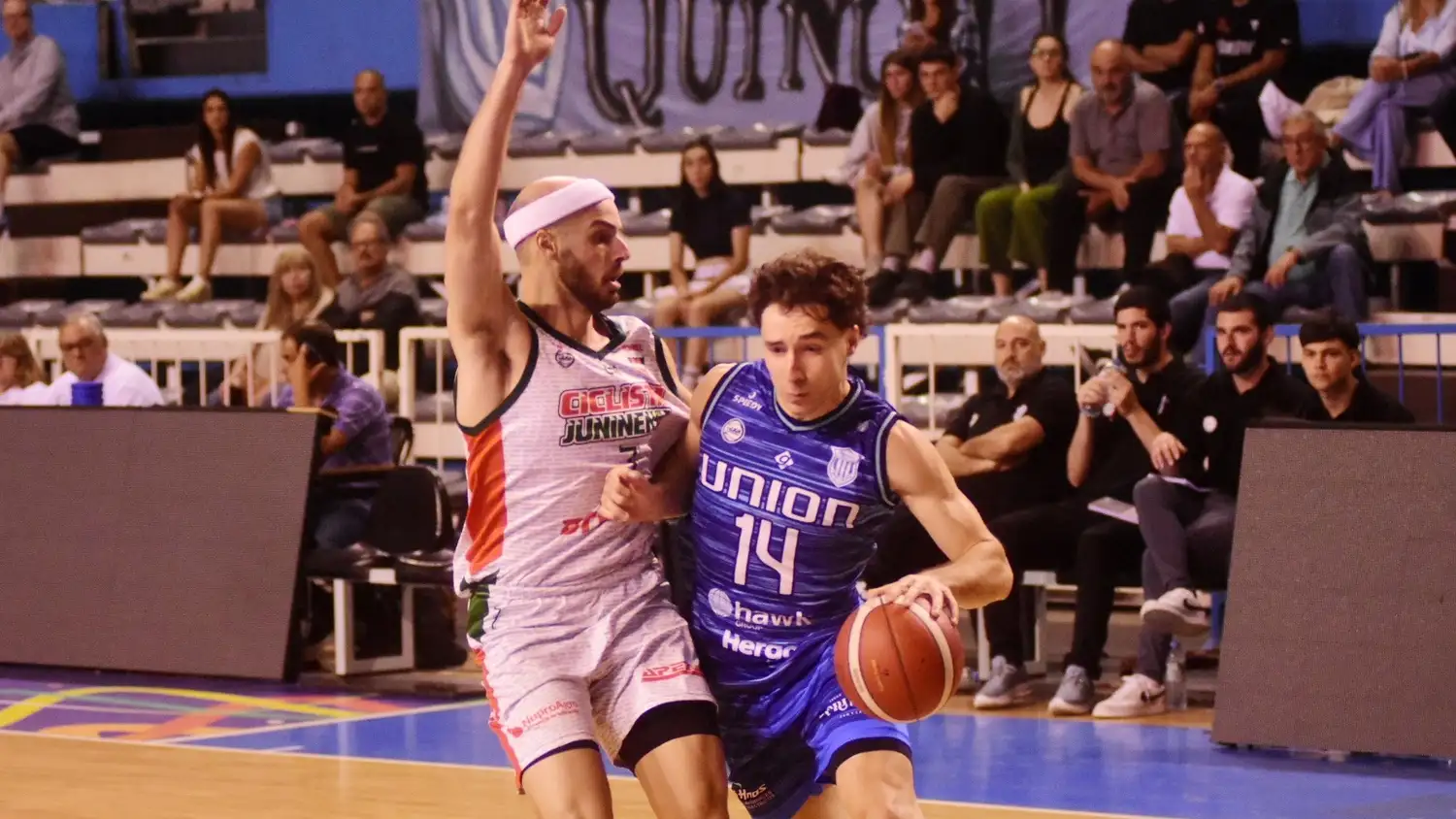 Yarza compite en la Liga Argentina de Básquet.