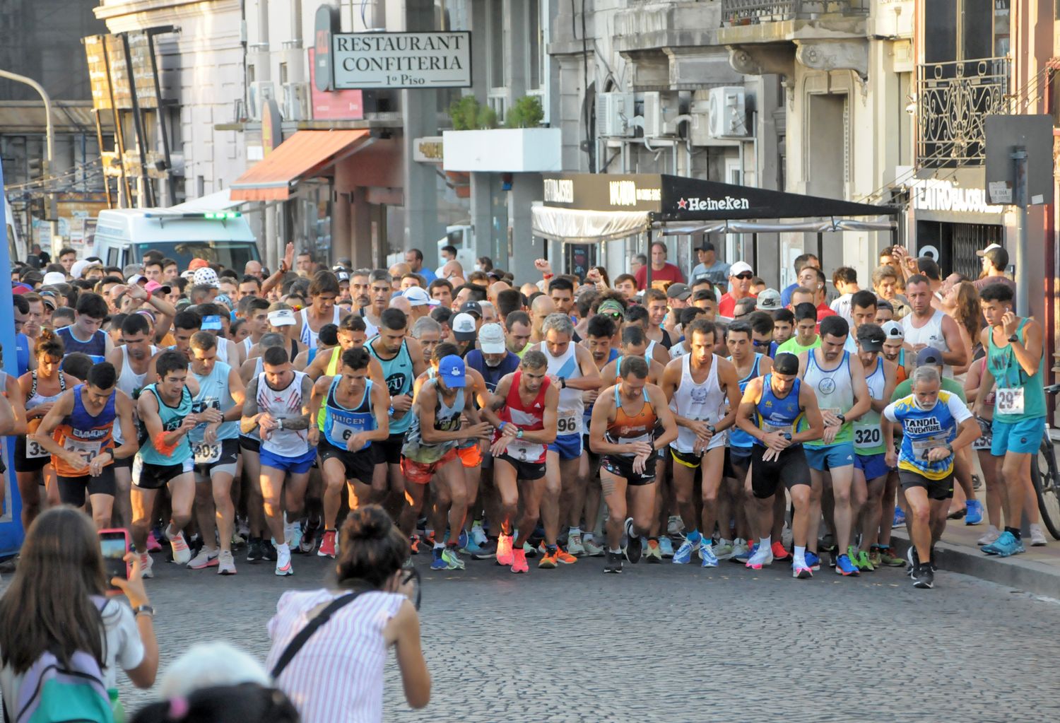 Las mejores imágenes de la Pequeña San Silvestre 2021