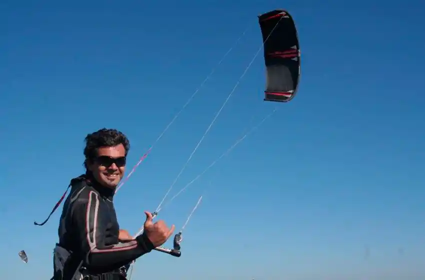 Hugo Caló, instructor certificado de kitesurf, habló en primera persona sobre el deporte