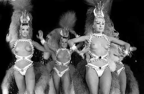 El lido de París ha sido de los favoritos de los turistas. Foto AFP