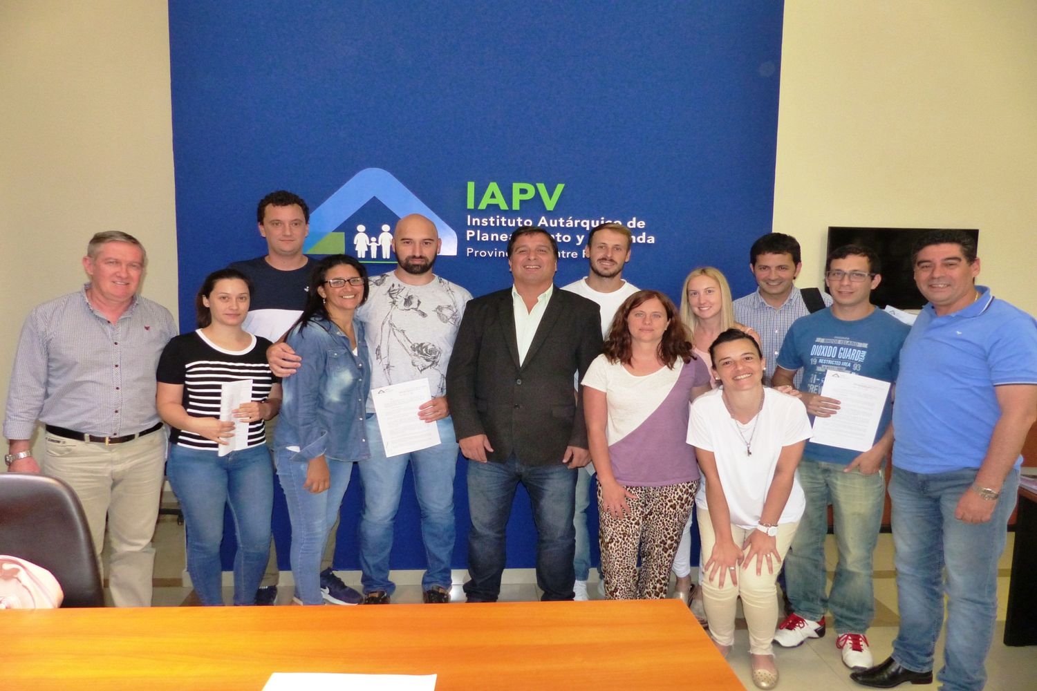 La Provincia entregó los primeros créditos para construir viviendas en terreno propio