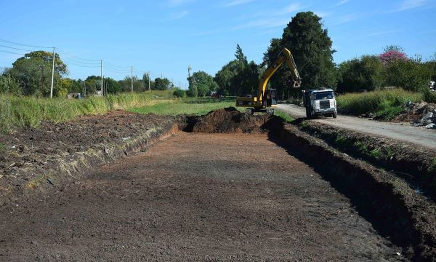 Sujarchuk supervisó la construcción del reservorio de agua en Garín