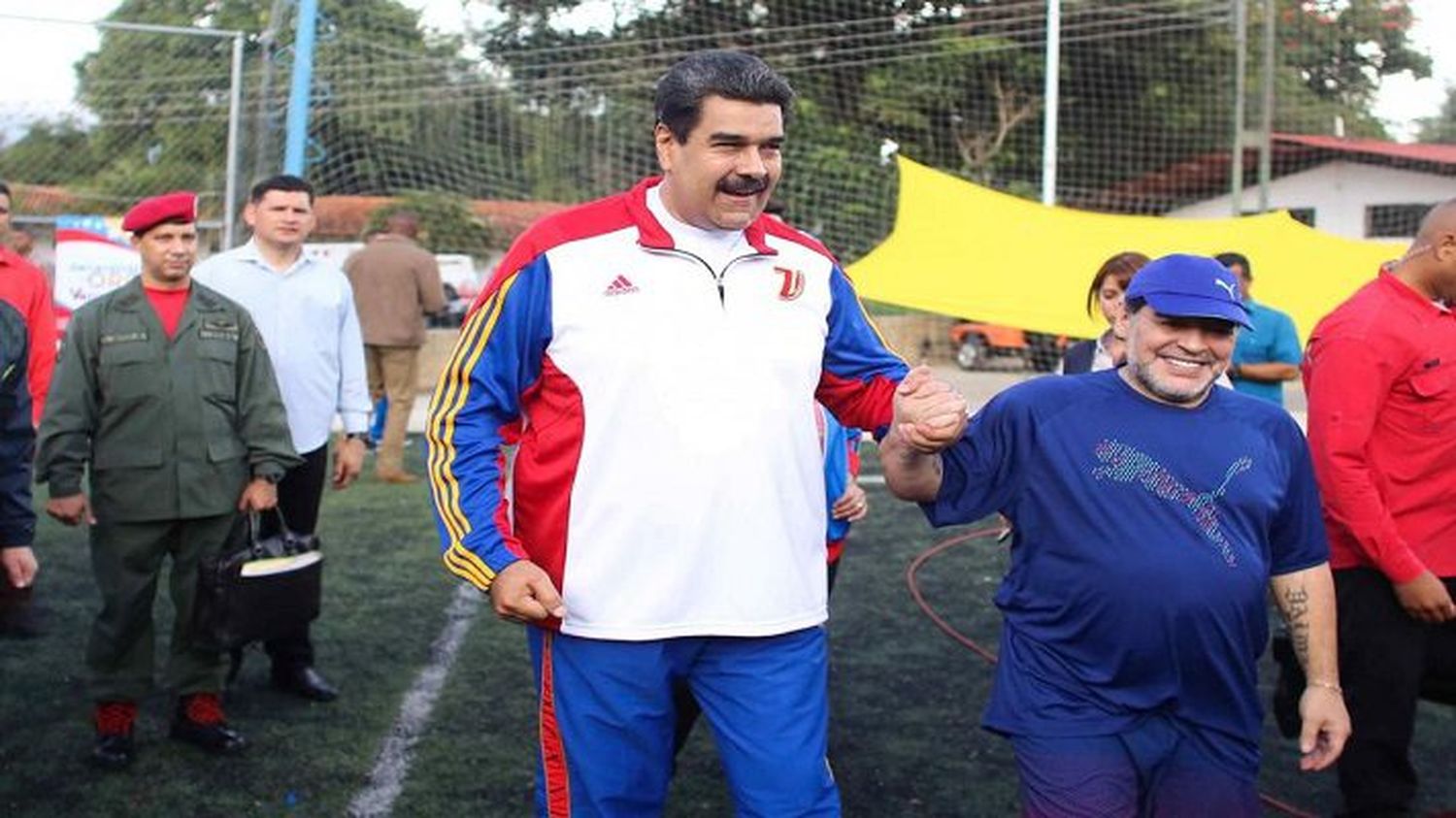 La cara oculta de Maradona:  chavismo, drogas, infidelidades, alcohol, obesidad y persecución fiscal