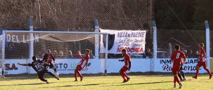 El “león del parque” dio el zarpazo en el complemento