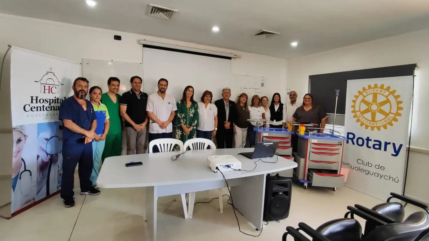 El Hospital Centenario incorporó dos nuevos carros de paro gracias a la colaboración de Rotary Club Gualeguaychú y la Fundación El Potrero