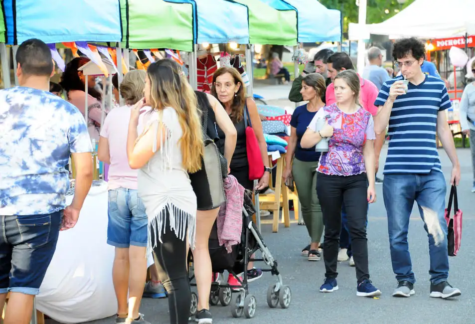 Gran cantidad de público visitó la Feria de Mujeres Emprendedoras 