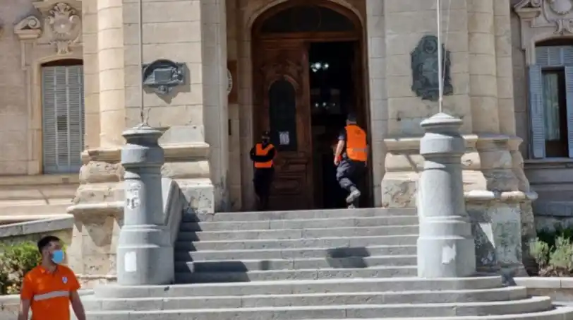 Bahía Blanca: Detuvieron a una mujer acusada de hacer más de 70 amenazas de bomba en la ciudad