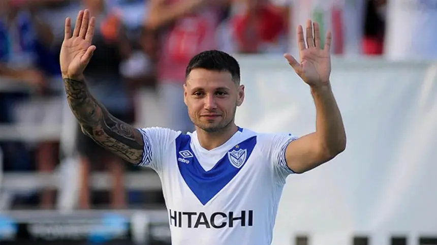 Mauro Zárate deja Vélez para ir a Boca