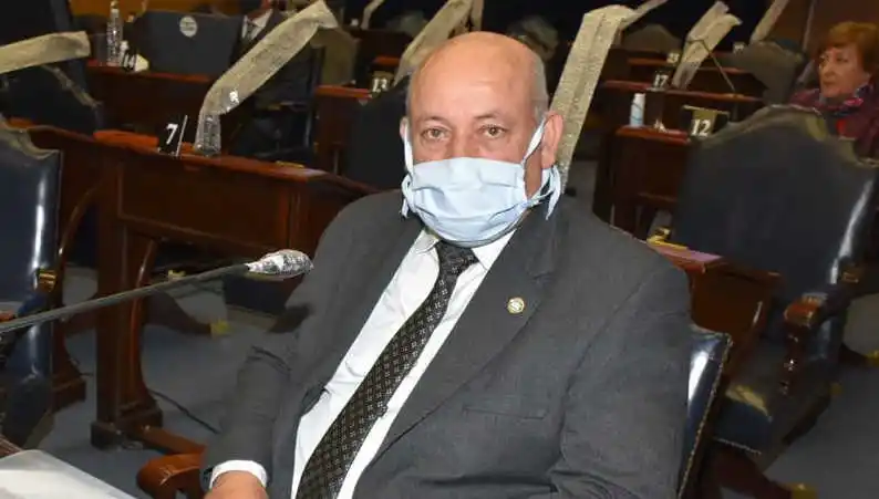 Para el diputado PRO, mayo termina por redondear la incapacidad de la política sanitaria y económica