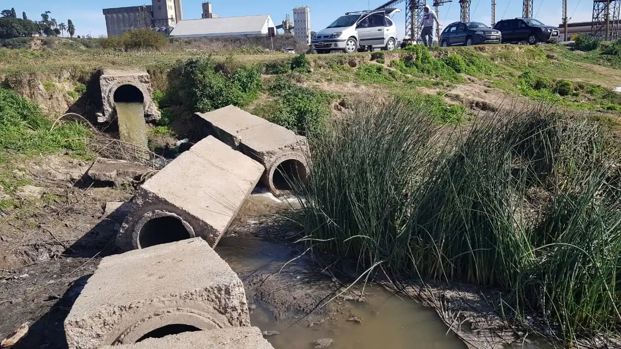 Así es el lugar donde van a parar los líquidos cloacales en la zona portuaria.