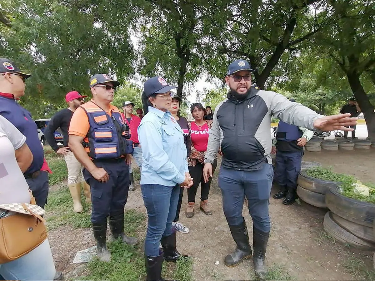 ¡SI VA PARA LA PLAYA TOME SUS PREVISIONES! Restringen acceso al eje costero de Aragua por lluvias