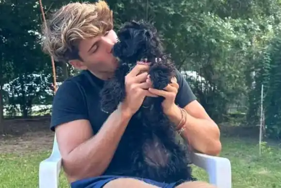 Morita, la perra de Marcos Ginocchio, quedó irreconocible tras su primer corte de pelo