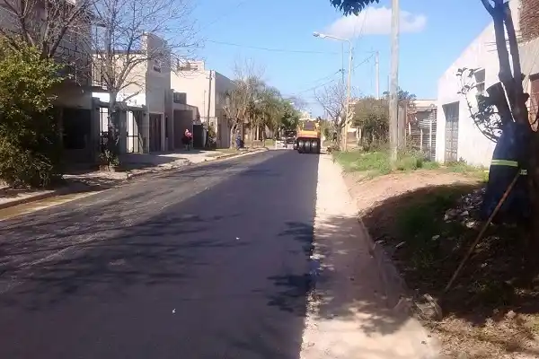 Avanzan en obras de pavimentación en distintas zonas de la ciudad