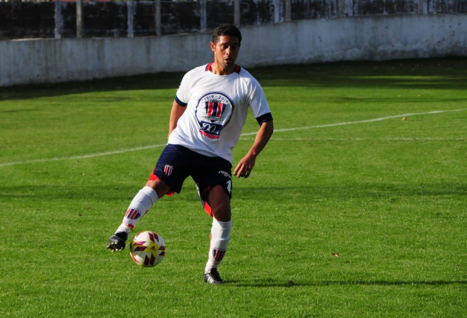 Leandro Oscar, un volante con inteligencia y sacrificio