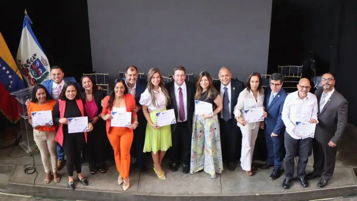 Alcaldía y Concejo Municipal de Chacao reconocieron desempeño de más de 150 profesionales de la comunicación (FOTOS+VIDEO)