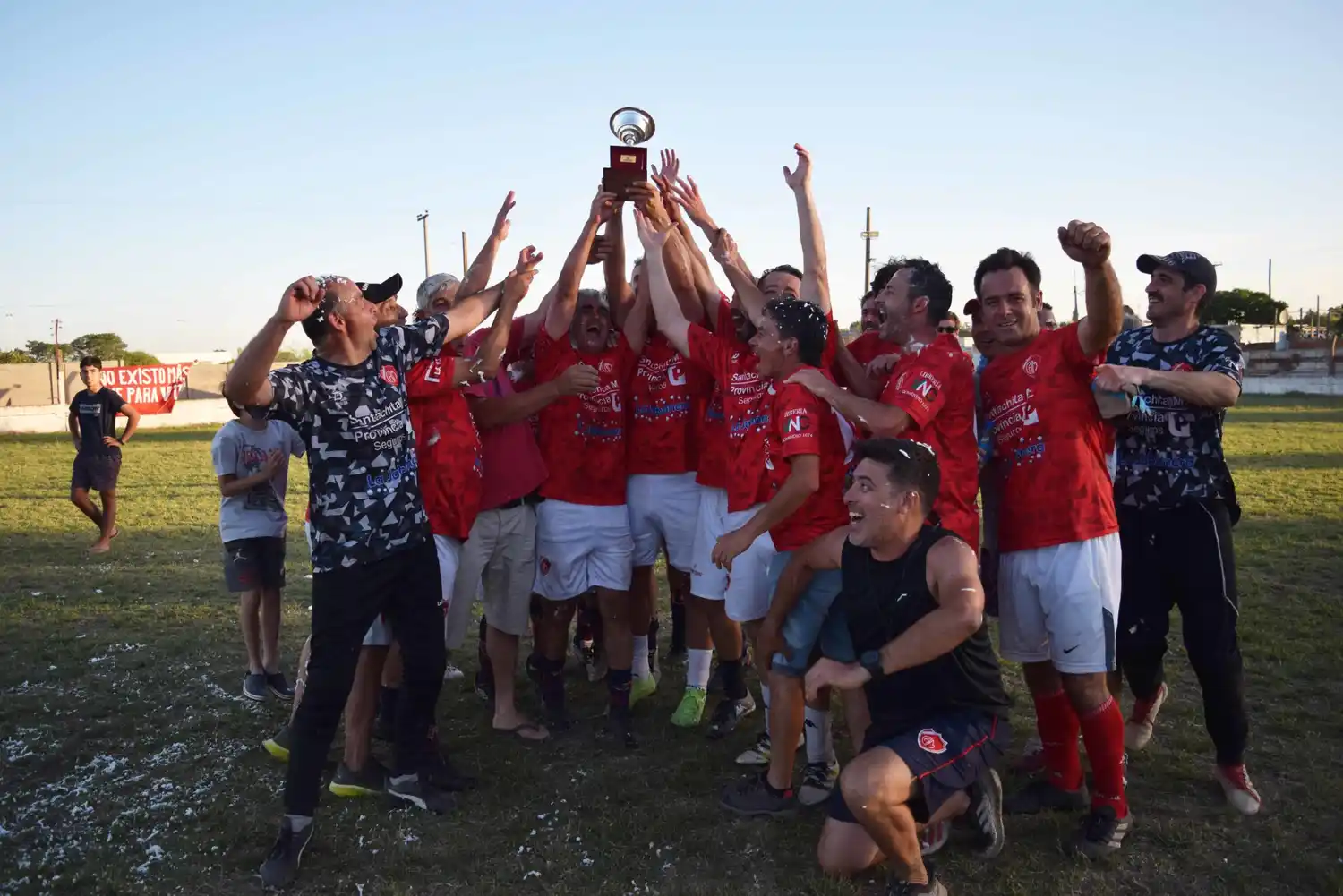 Mitre ganó el clásico y gritó campeón del Torneo Senior