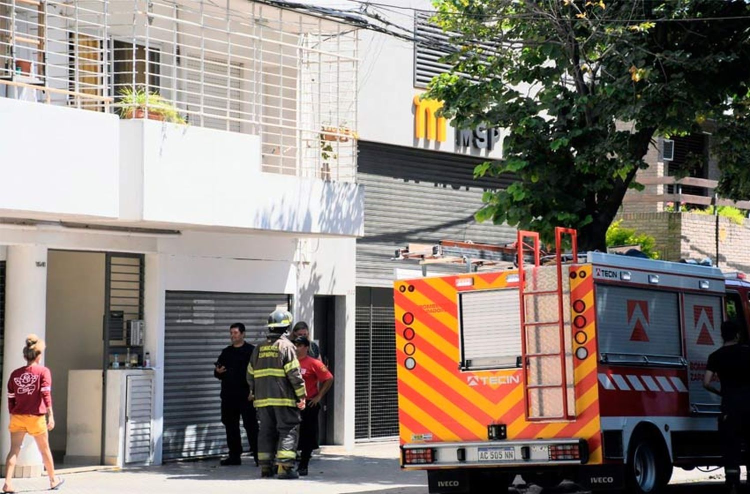 Falleció una mujer de 72 años tras incediarse su departamento en barrio Echesortu