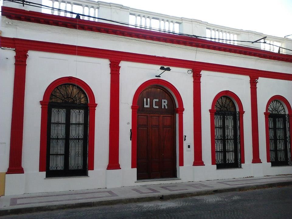 Afiliados radicales de Gualeguay critican con dureza la alianza con LLA y expresan preocupación por baja participación en internas