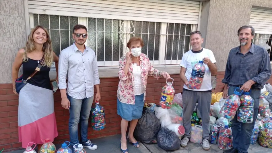 Entregan más de 100 kilos de tapitas al Materno Infantil