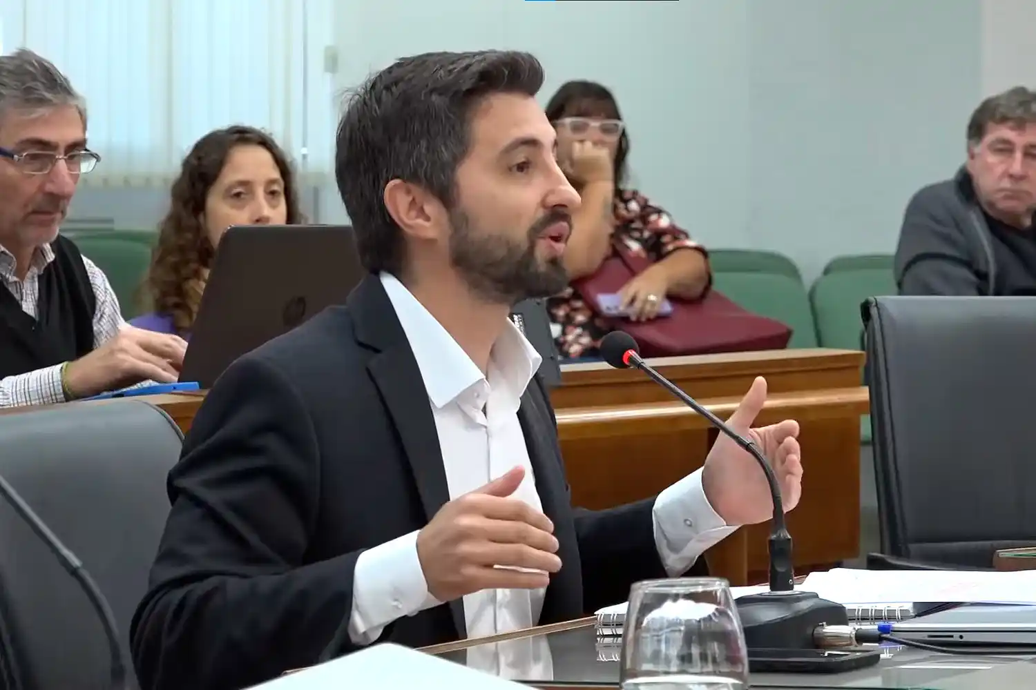 Juan Senn: “Viotti improvisó el plan de pavimento y tuvimos que corregirlo”