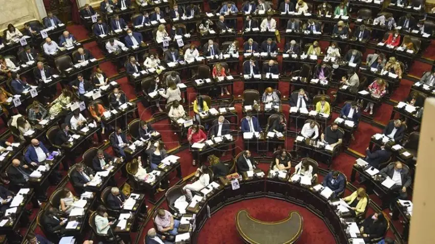 Frente de Todos y Juntos por el Cambio arriesgan la mayoría de las bancas que se eligen el 14 de noviembre