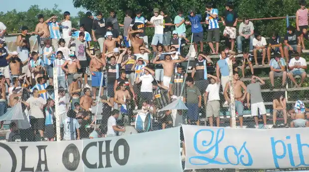Un detenido y dos policías golpeados tras partido Juventud - Sud América