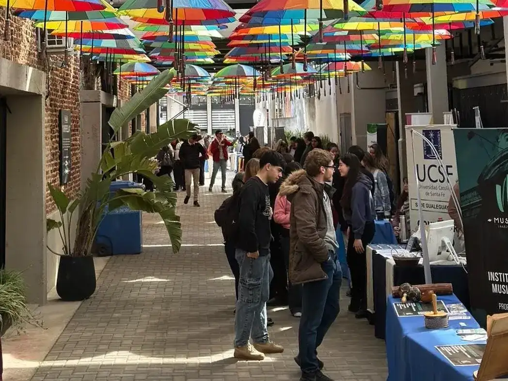 La Feria de las Carreras volvió a reunir toda la oferta educativa de la ciudad