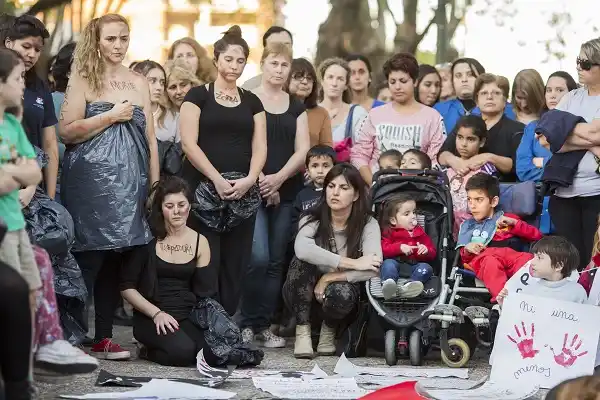 A un año de #NiUnaMenos: asesinan a una mujer cada 30 horas 