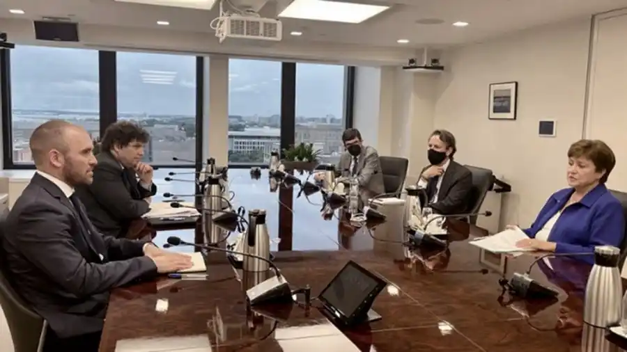Una de las reuniones del ministro de Economía Martín Guzmán con la titular del Fondo para negociar el pago de la deuda.