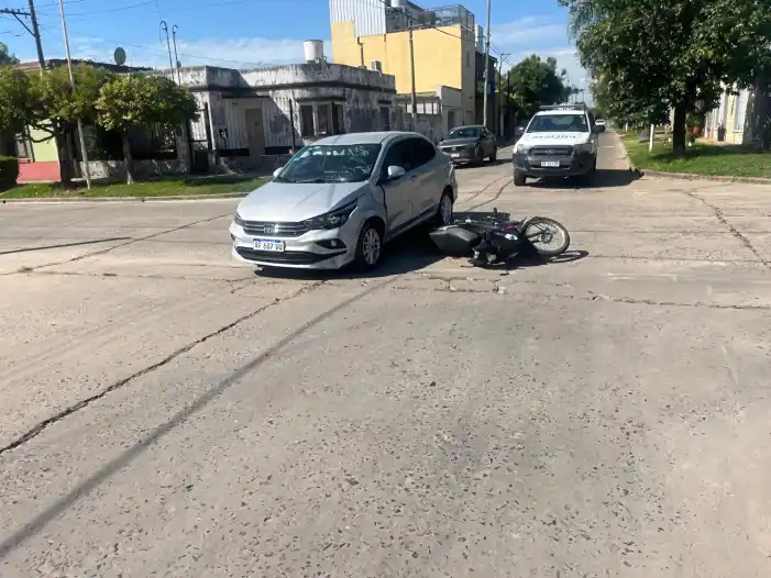 El siniestro ocurrió este lunes en la intersección de Pavón y Gomendio.