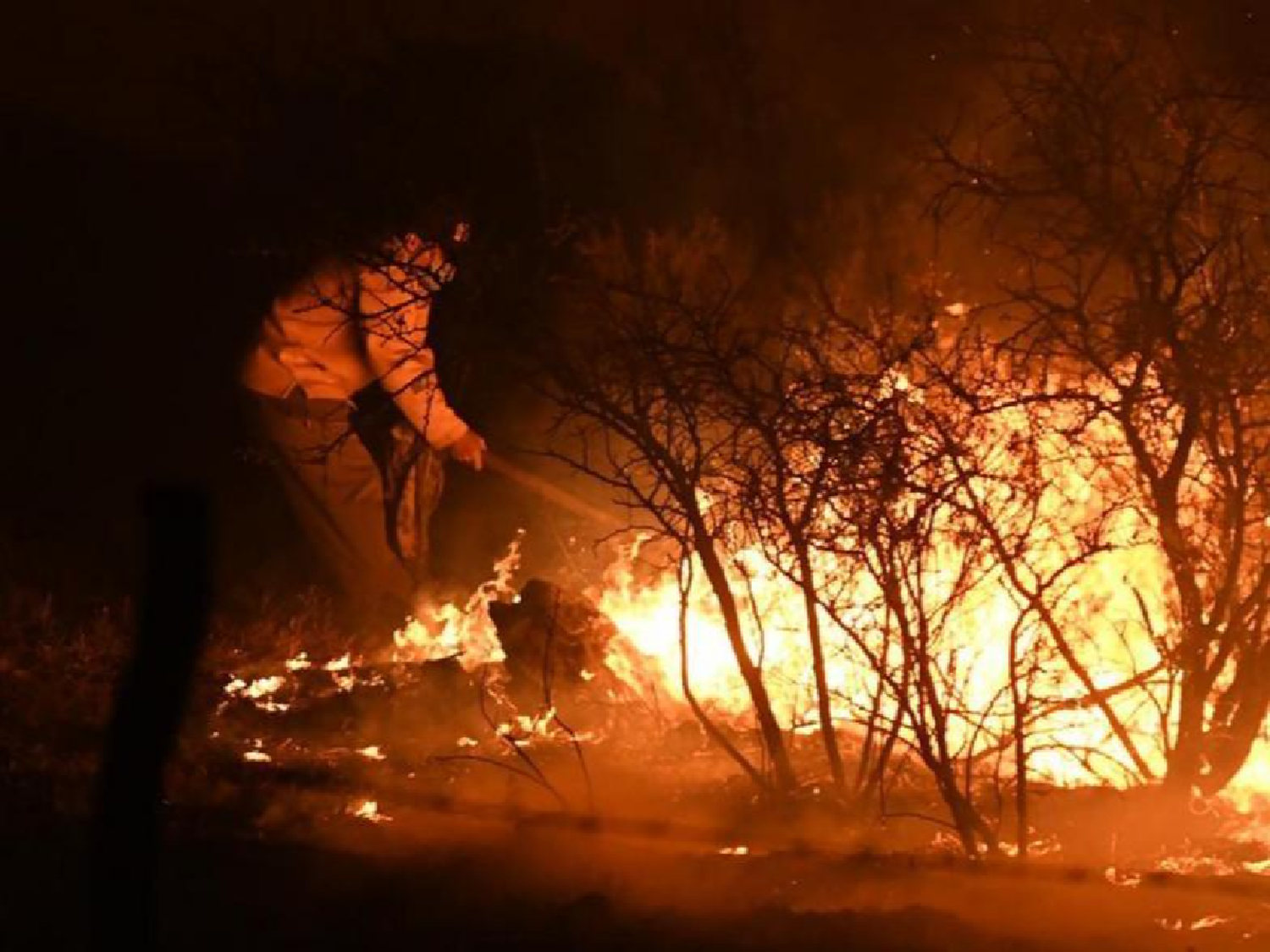 Otro grupo de bomberos voluntarios viajaron a las sierras