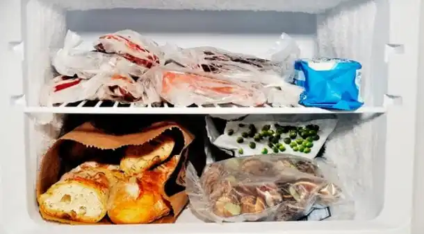 ¿Se puede recongelar un alimento descongelado?