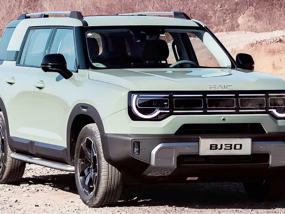 Caputo defendió la apertura a los autos chinos y anticipó un impacto directo en los precios del mercado