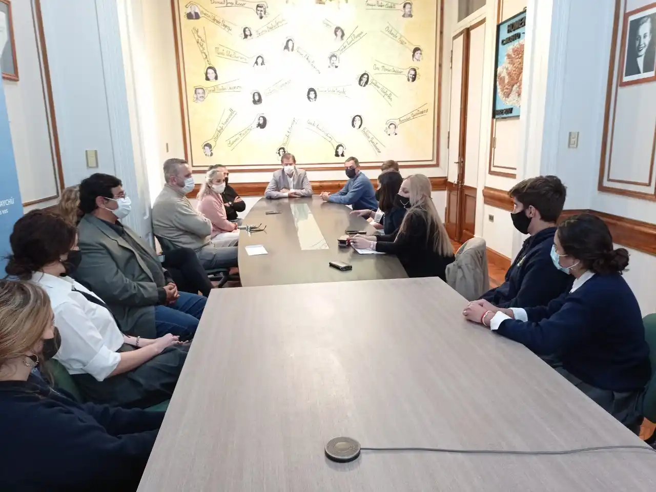 El intendente Piaggio se reunió con integrantes de la Comisión de Carrozas