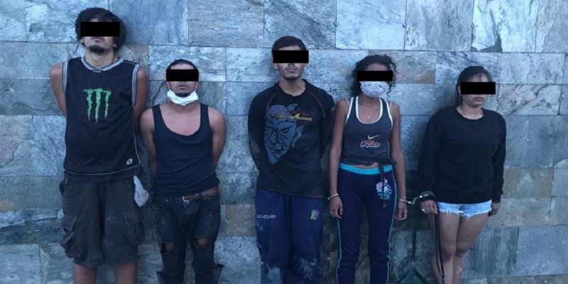 Detienen a cinco sujetos tras invadir un edificio en El Rosal