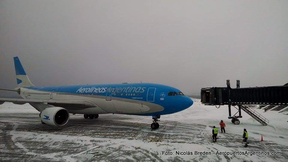 [Fotogalería] Nieve en el aeropuerto de Ushuaia